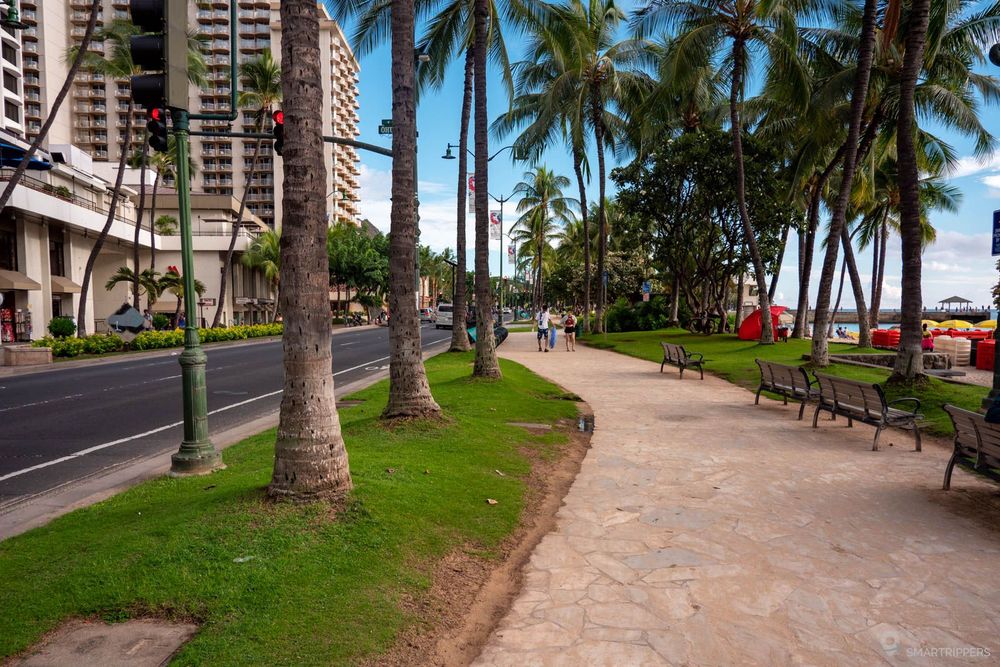 Sur Kalakaua Avenue un matin calme...