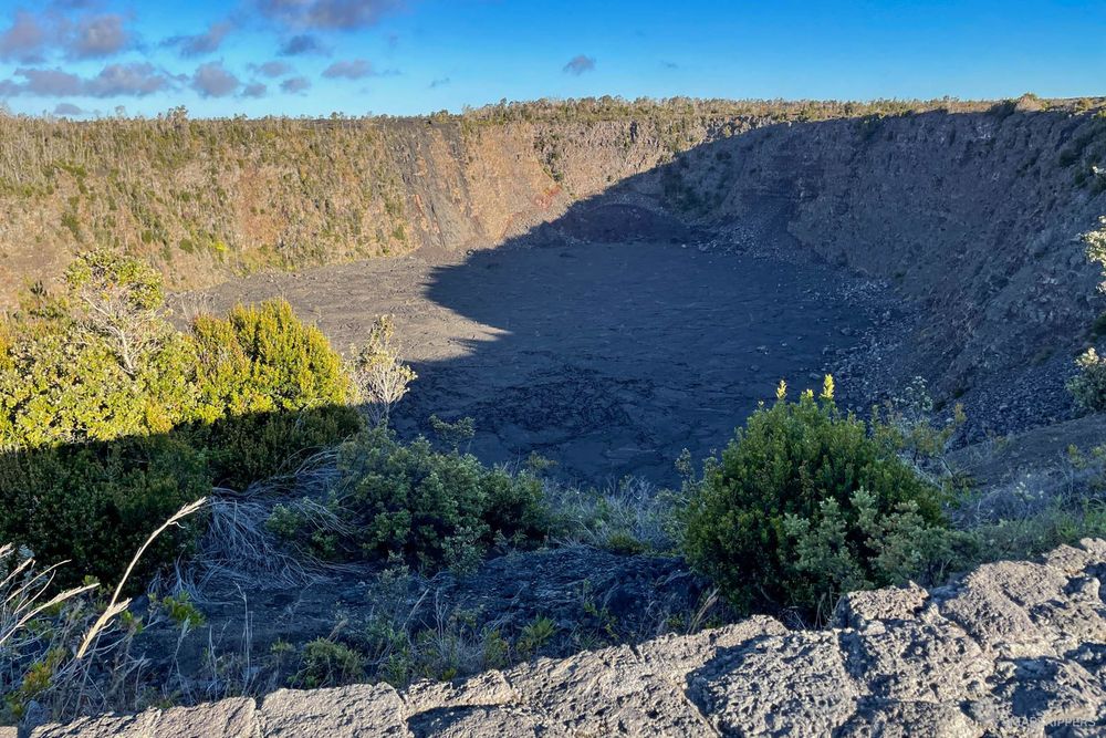 Vue sur le Keanakāko'i Crater, anciennement rempli d'un lac de lave