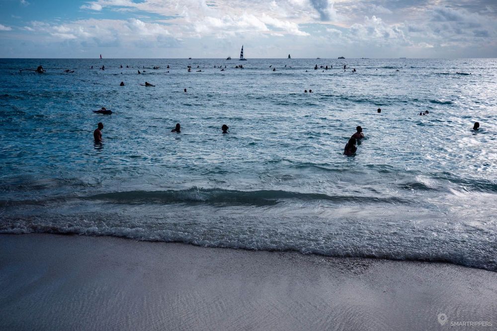 Surfeurs à Waikīkī Beach