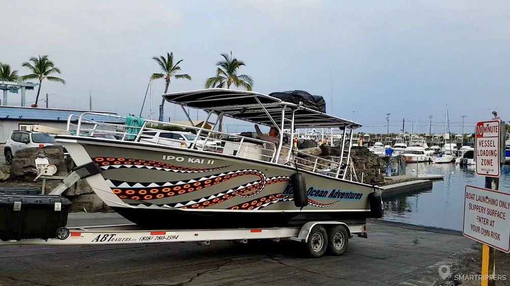 Notre bateau qui nous emmènera voir les raies Manta.