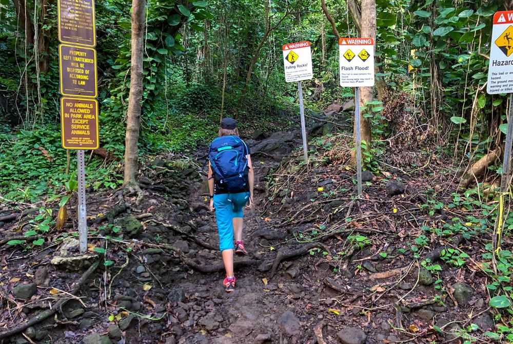 Premiers pas sur le Kalalau trail.