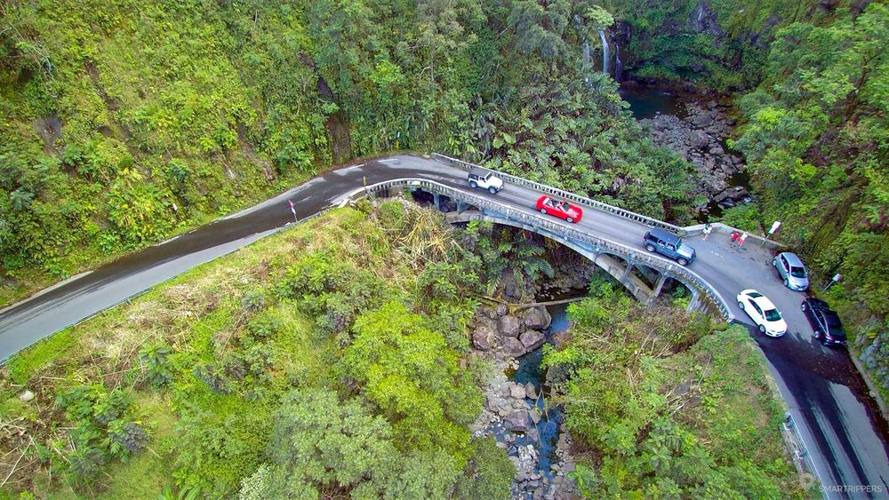 La route de Hāna vue du ciel.
