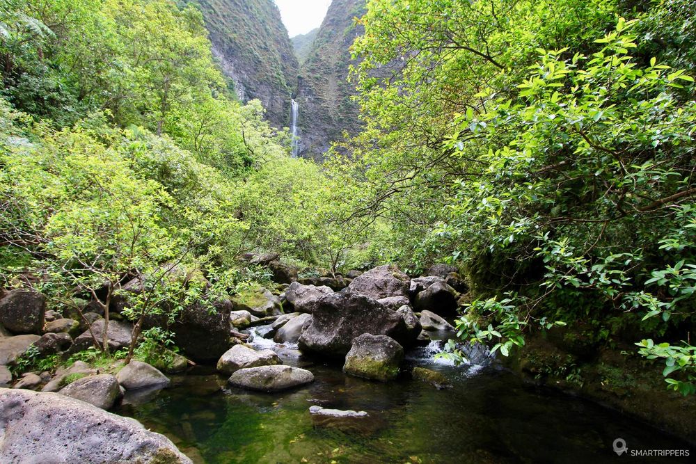 Ca y est, on aperçoit enfin les Hanakapi'ai falls!