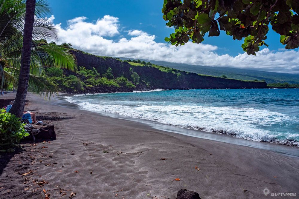 Vue d'ensemble de la jolie plage de Ho'okena Beach.