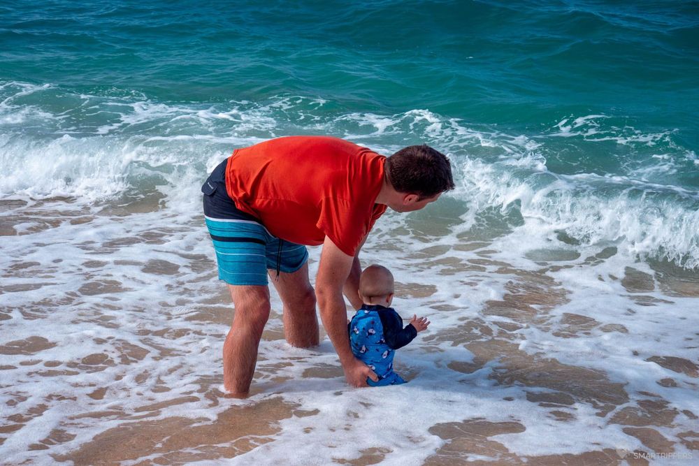 Baignade avec Lena à Kepuhi beach
