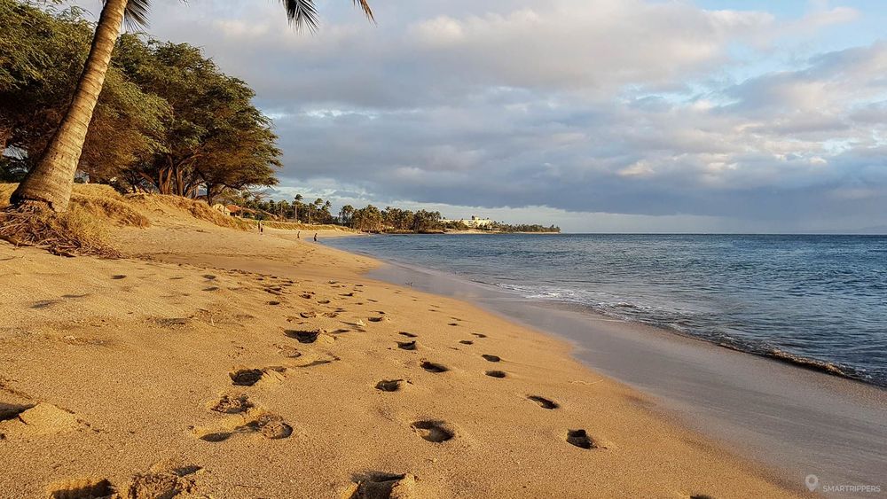 La plage du Mai Poina Beach Park en fin de journée.
