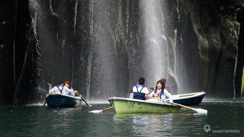 takachiho gorge boat tour