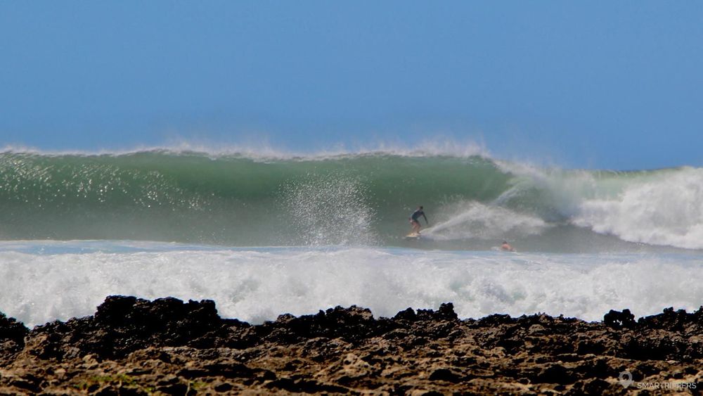 Une grosse vague, à Haleiwa, au nord de l'île d'O'ahu.