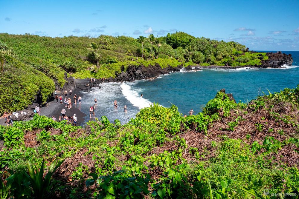 La célèbre Black Sand Beach malheureusement très fréquentée.